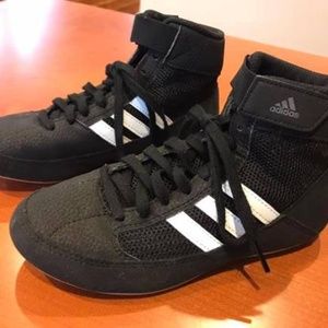 Adidas wrestling shoes boys size 2.5